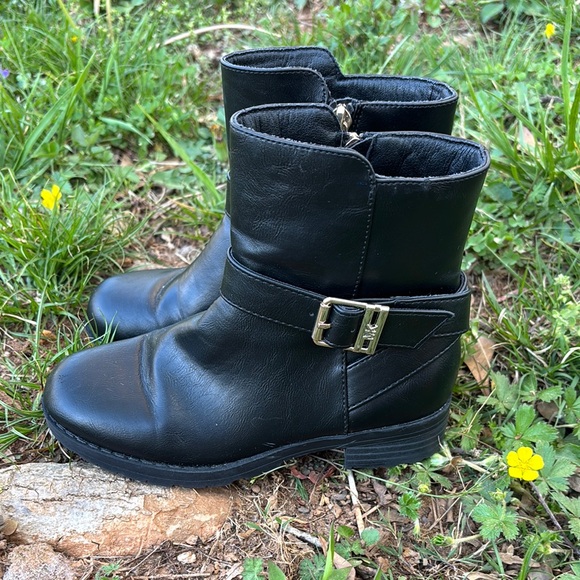 MICHAEL KORS  Black Ankle Boots with Gold Buckle and Side Zipper Girls Size 13 - Picture 6 of 15
